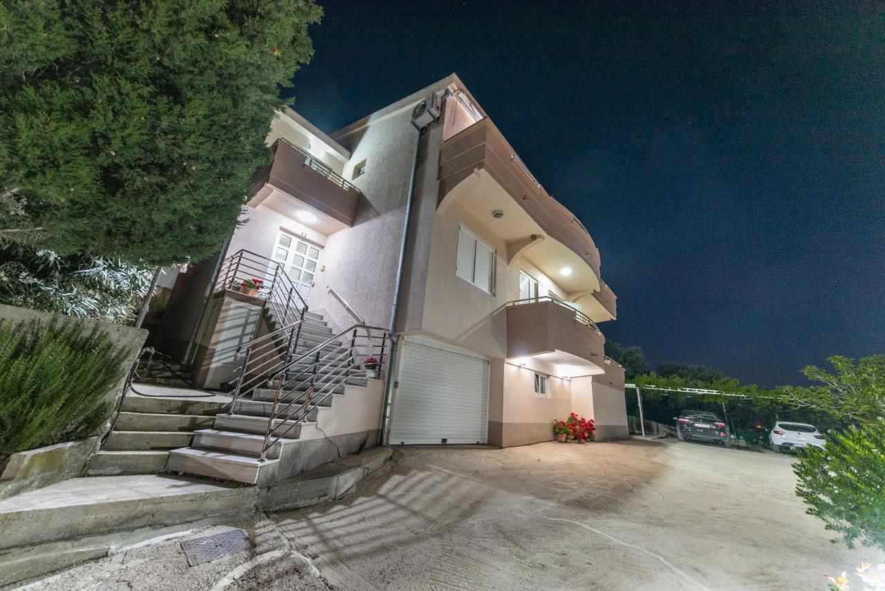 Apartments Villa Egzon Ούλτσιν Εξωτερικό φωτογραφία